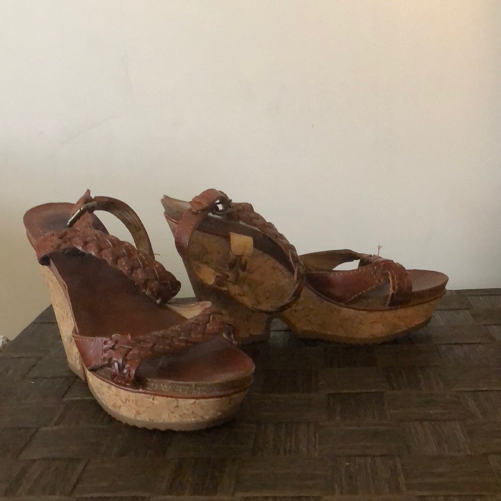 Frye Braylin Braided wedge sandal size 9